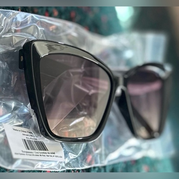 ‼️RARE‼️?O by Oscar De La
Renta??NWT?Riley *beveled cat eye* Sunglasses main image 4